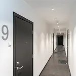 アパート Stylish With Balcony And Parking *