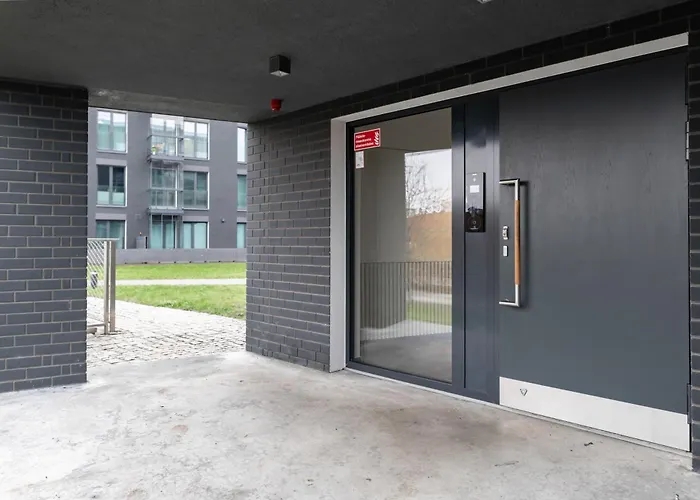 Stylish With Balcony And Parking