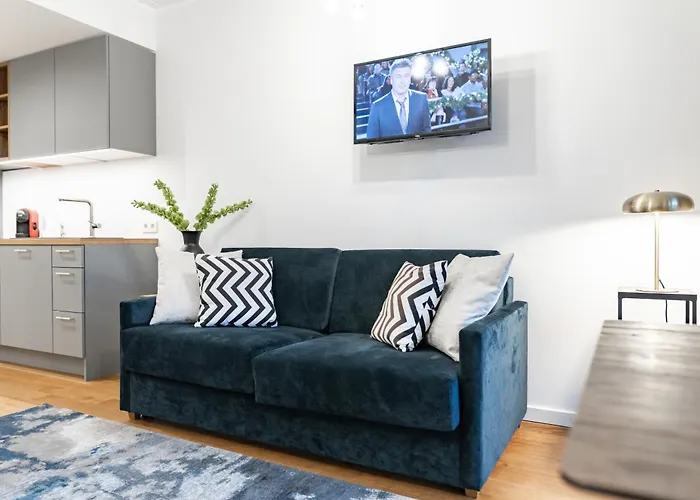 Stylish With Balcony And Parking