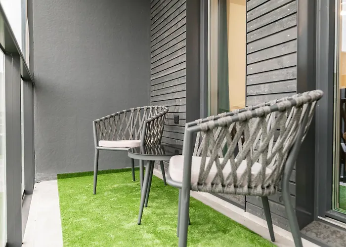 Stylish With Balcony And Parking Apartamento Tallin