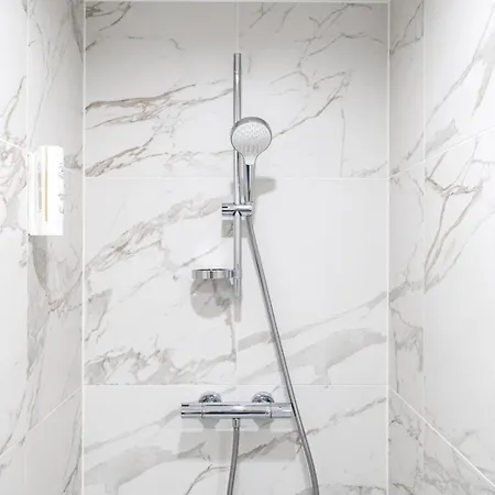 Stylish With Balcony And Parking Appartement