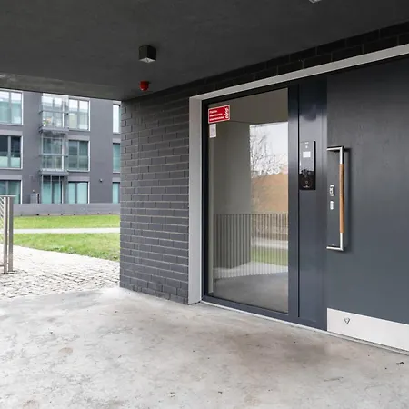 Stylish With Balcony And Parking